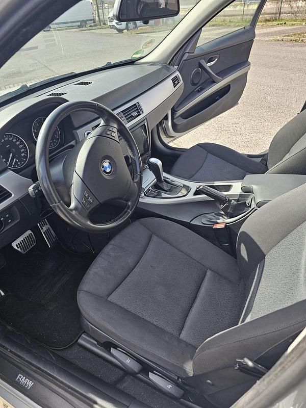 Gebraucht BMW 318 129 PS (94 kW) 2007 Silber Limousine