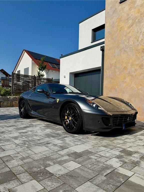 Grau Gebraucht 2011 Ferrari 599 Coupé | 189.000 € (Fairer Preis) - Bild 1/4
