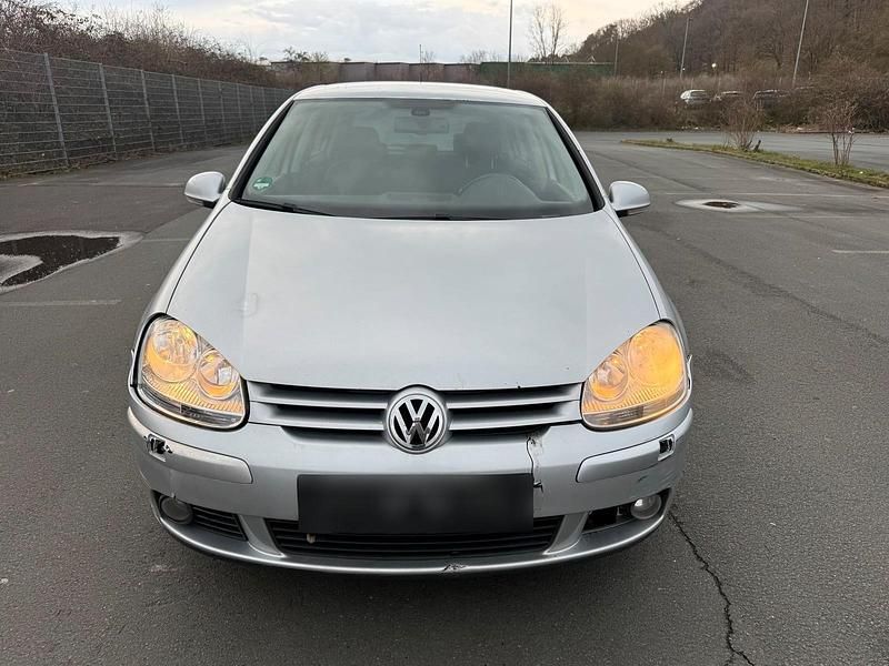 Gebraucht VW Golf V 105 PS (77 kW) 2007 Silber Limousine