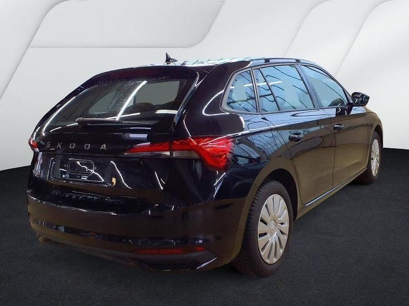 Gebraucht Skoda Scala Essence 95 PS (69 kW) 2025 Black magic perleffekt Kleinwagen