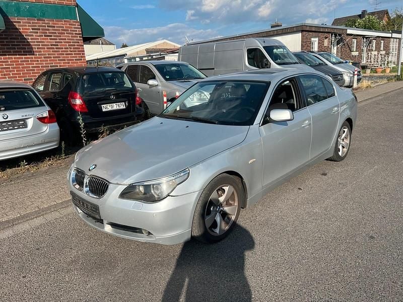 Gebraucht BMW 525 177 PS (130 kW) 2005 Silber Limousine