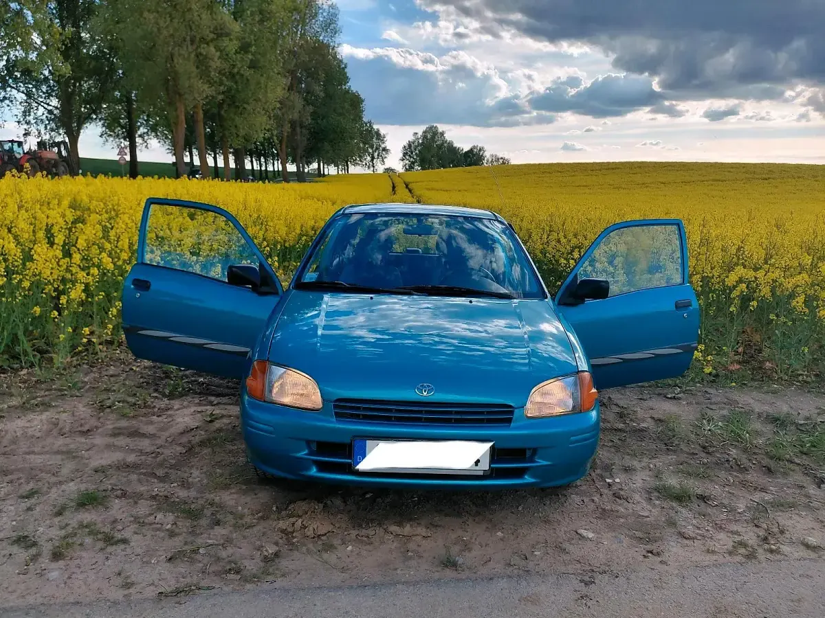 Gebraucht Toyota Starlet 75 PS (55 kW) 1998 Blau Kleinwagen