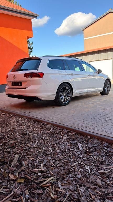 Gebraucht VW Passat 190 PS (139 kW) 2020 Weiß Kombi
