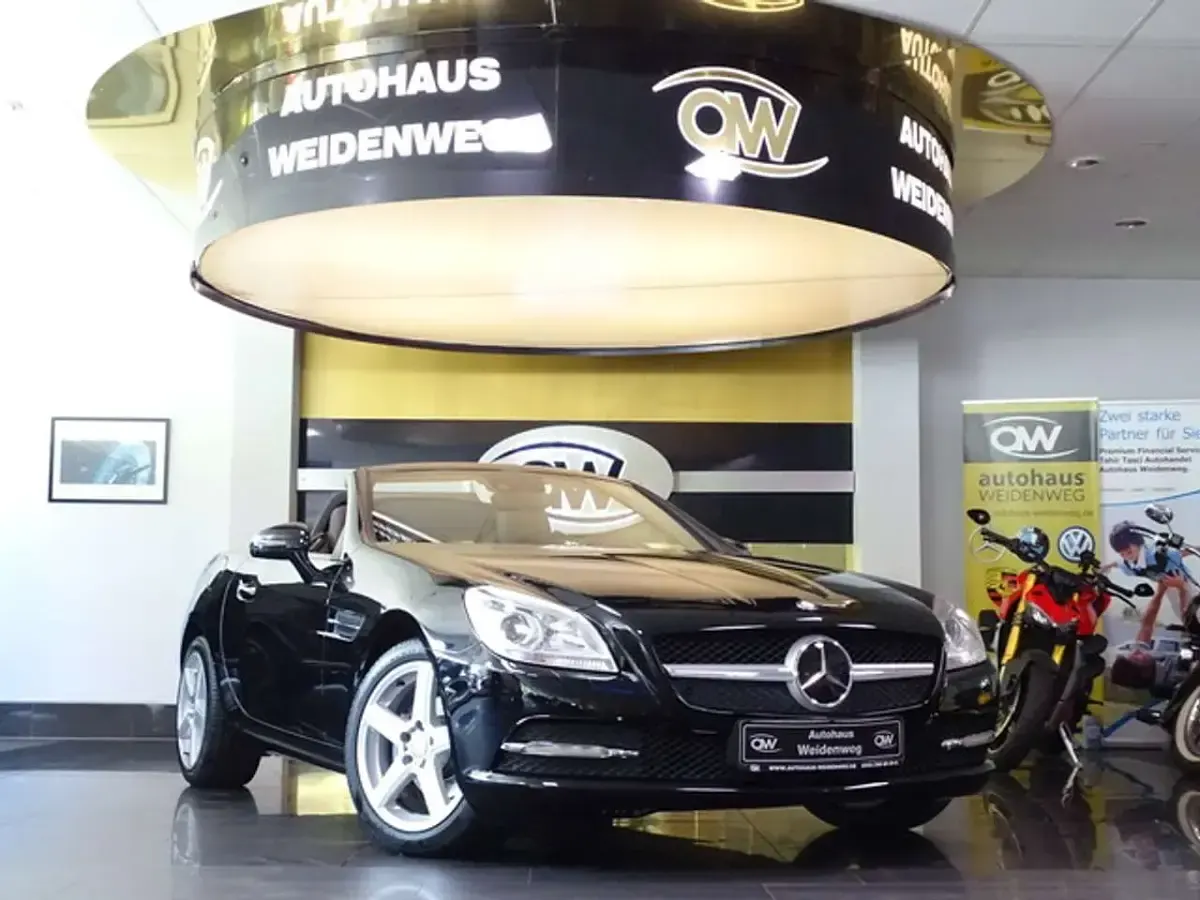 Gebraucht Mercedes SLK200 184 PS (135 kW) 2010 Schwarz Cabrio