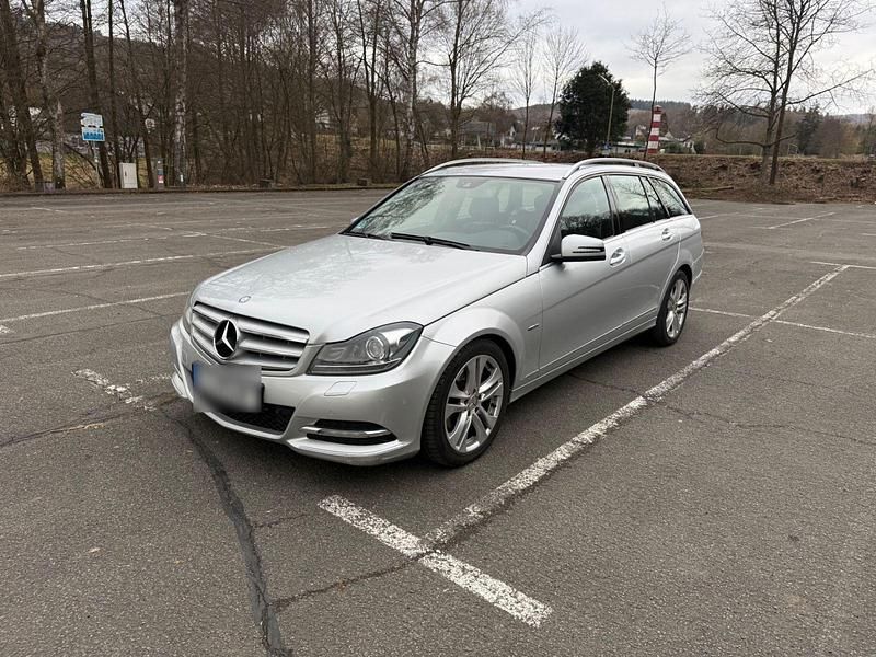 Gebraucht Mercedes C250 204 PS (150 kW) 2012 Silber Kombi