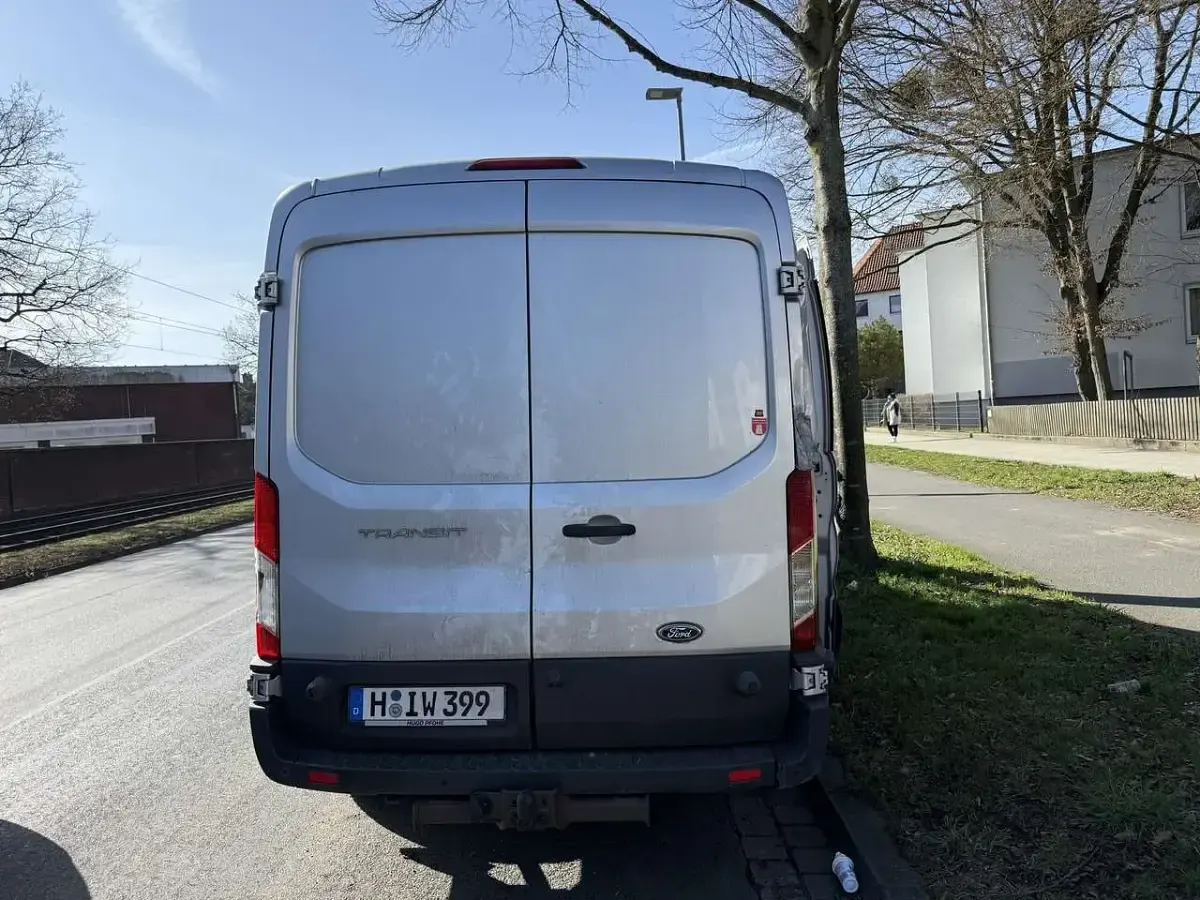 Gebraucht Ford Transit 170 PS (125 kW) 2018 Silber Van