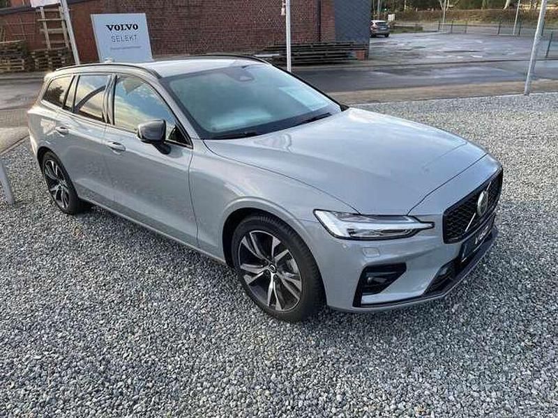 Gebraucht Volvo V60 Plus 197 PS (144 kW) 2023 Vapour grey / metallic Kombi