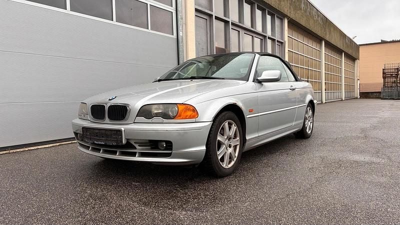 Gebraucht BMW 318 Cabriolet 142 PS (104 kW) 2003 Silber Cabrio
