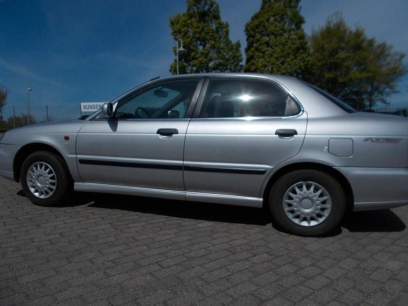 Gebraucht Suzuki Baleno 86 PS (63 kW) 2001 Silber Limousine
