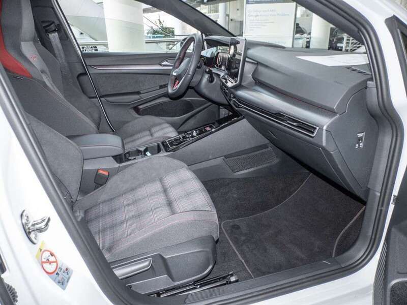 Gebraucht VW Golf VIII GTI 265 PS (194 kW) 2024 Pure white Limousine