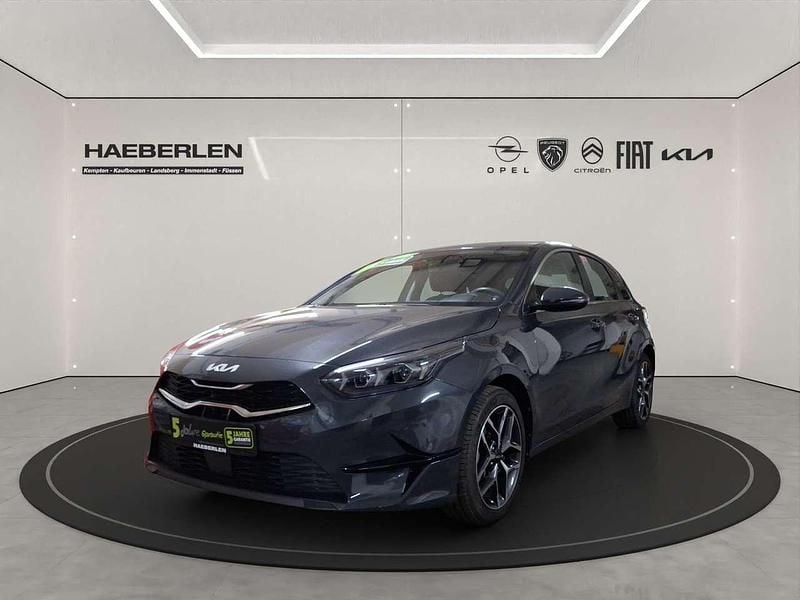 Gebraucht Kia Ceed Spirit 160 PS (117 kW) 2024 Schwarz Kleinwagen