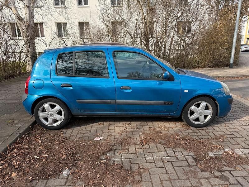 Gebraucht Renault Clio II 75 PS (55 kW) 2004 Blau Kleinwagen