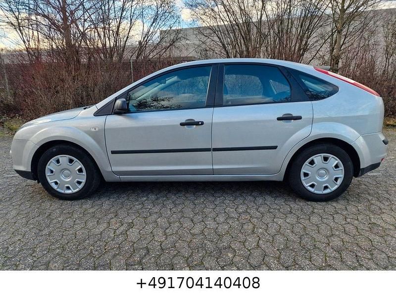 Gebraucht Ford Focus 101 PS (74 kW) 2005 Silber Limousine