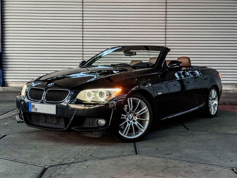 Schwarz Gebraucht 2012 BMW 320 Cabriolet M Sport Cabrio | 16.490 € (Teuer) - Bild 1/4