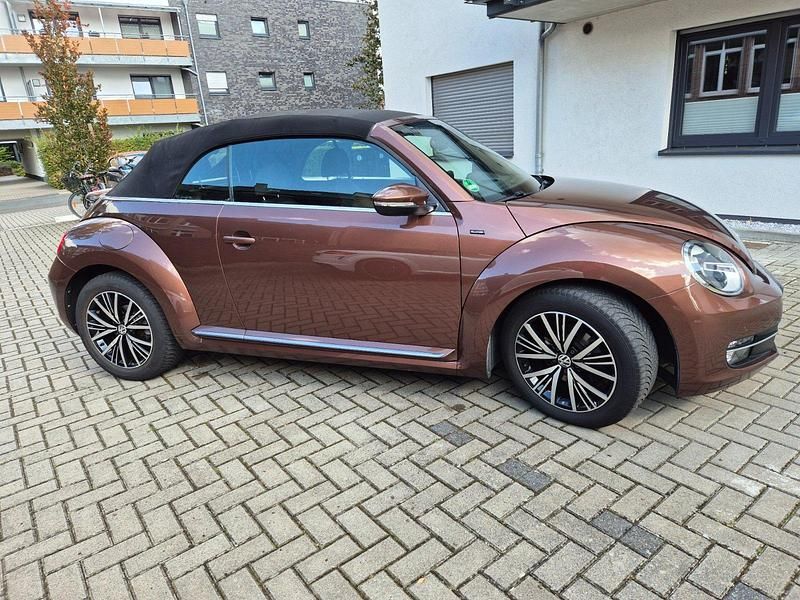 Braun Gebraucht 2016 VW Beetle Cabrio | 16.150 € (Teuer) - Bild 1/4