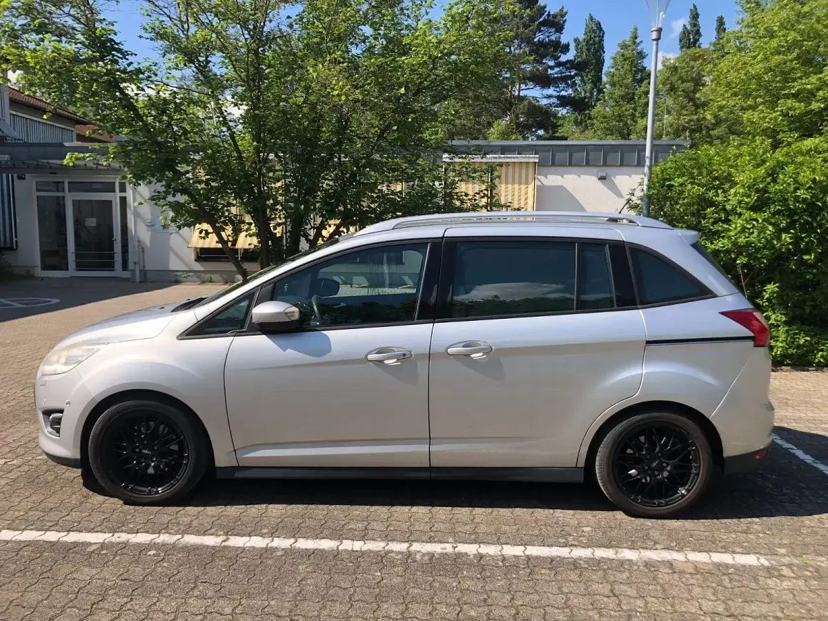 Gebraucht Ford Grand C-Max Trend 116 PS (85 kW) 2010 Silber Van / Kleinbus