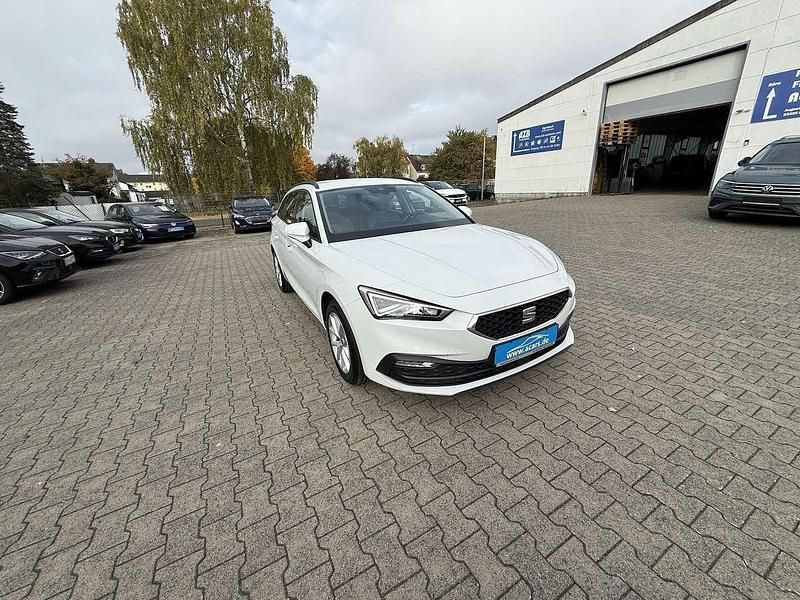 Gebraucht Seat Leon Style 150 PS (110 kW) 2022 Nevada white Kombi