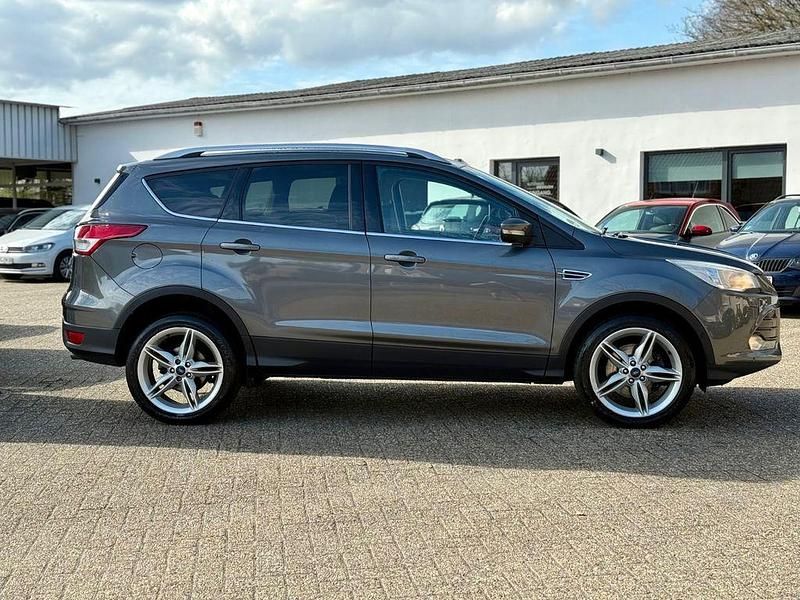 Gebraucht Ford Kuga Titanium 140 PS (102 kW) 2014 Grau SUV