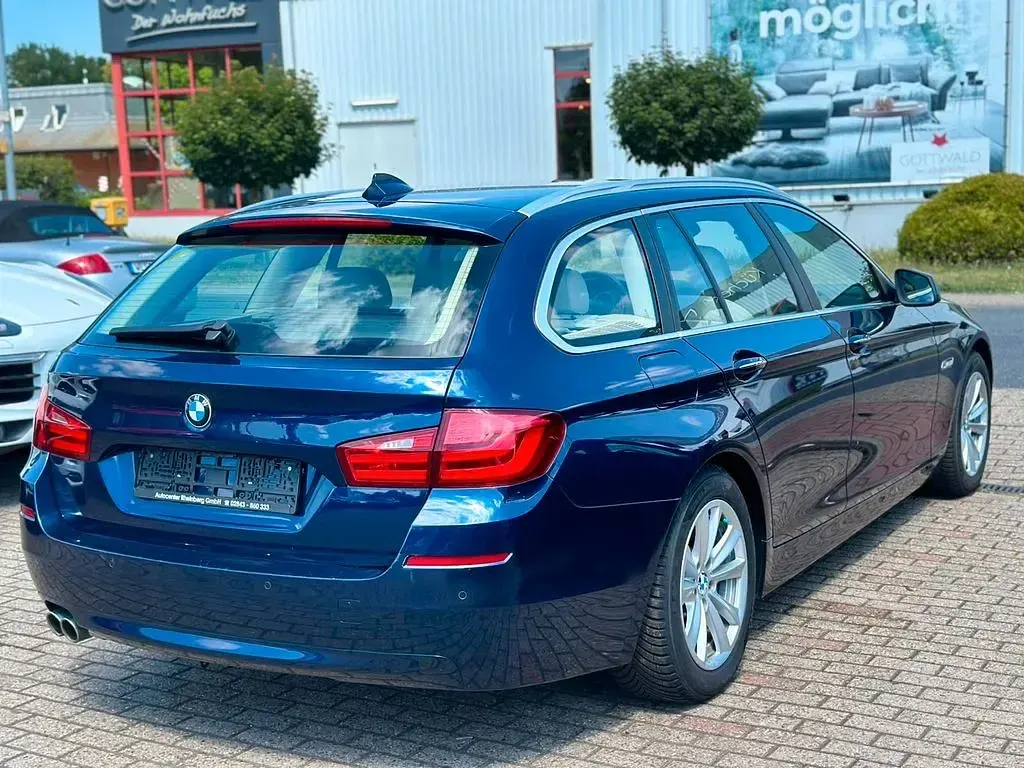 Gebraucht BMW 530 Comfort Edition 258 PS (189 kW) 2011 Blau Kombi