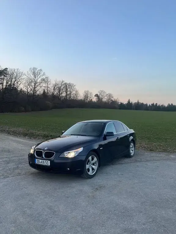 Gebraucht BMW 523 177 PS (130 kW) 2005 Blau Limousine