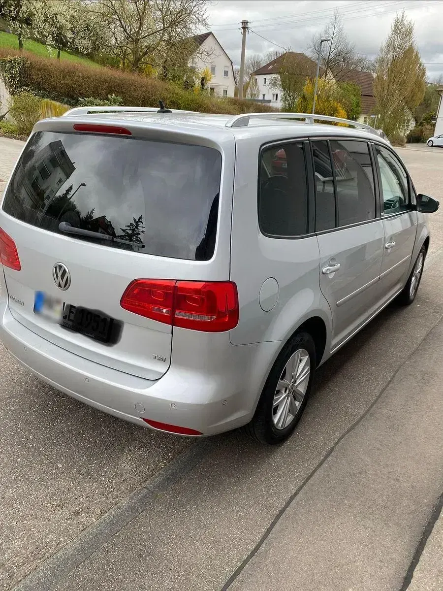 Gebraucht VW Touran Style 140 PS (102 kW) 2011 Silber Van / Kleinbus