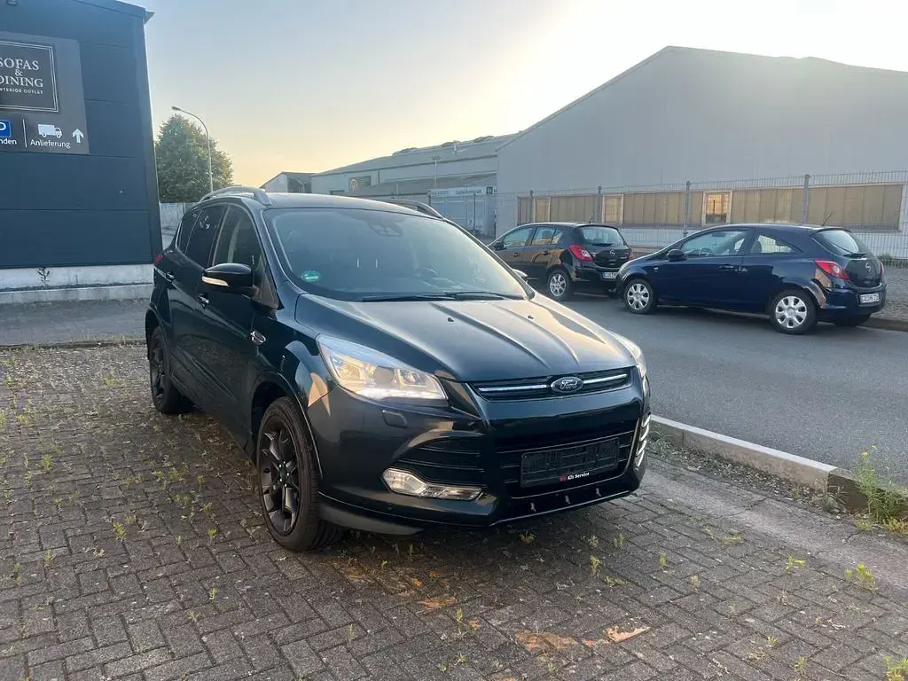 Gebraucht Ford Kuga Individual 179 PS (131 kW) 2016 Schwarz SUV