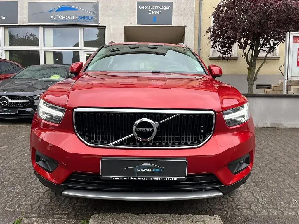 Gebraucht Volvo XC40 Momentum 163 PS (119 kW) 2021 Fusion red / metallic SUV