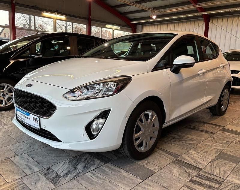 Gebraucht Ford Fiesta Cool & Connect 75 PS (55 kW) 2021 Frozen white Limousine