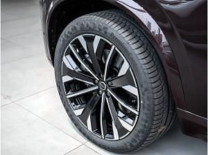 Neu Volvo XC90 Plus 310 PS (228 kW) 2025 Braun (mulberry red) SUV