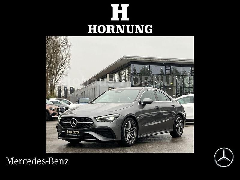 Grau Gebraucht 2023 Mercedes CLA200 Premium Limousine | 31.900 € (Guter Preis) - Bild 1/4