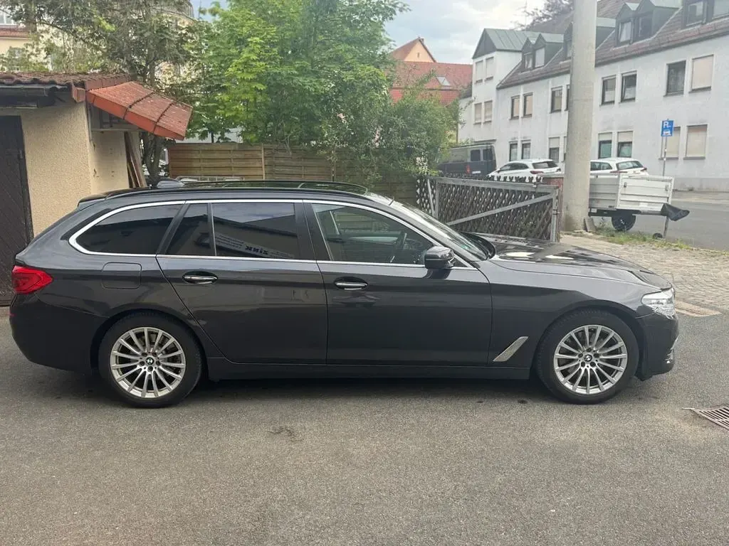 Gebraucht BMW 520 Luxury Line 190 PS (139 kW) 2018 Schwarz Kombi