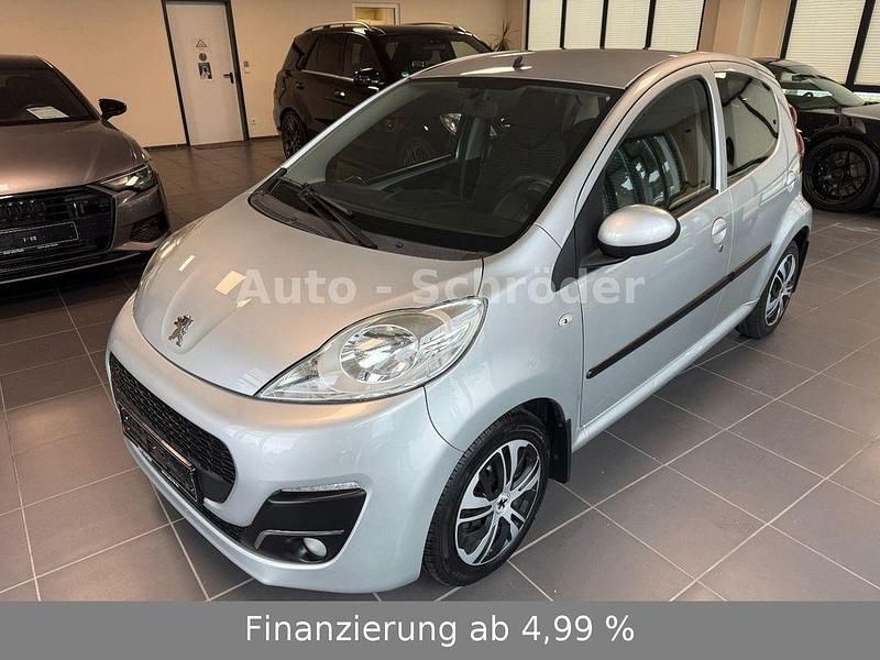 Grau Gebraucht 2014 Peugeot 107 Active Kleinwagen | 5.990 € (Fairer Preis) - Bild 1/4