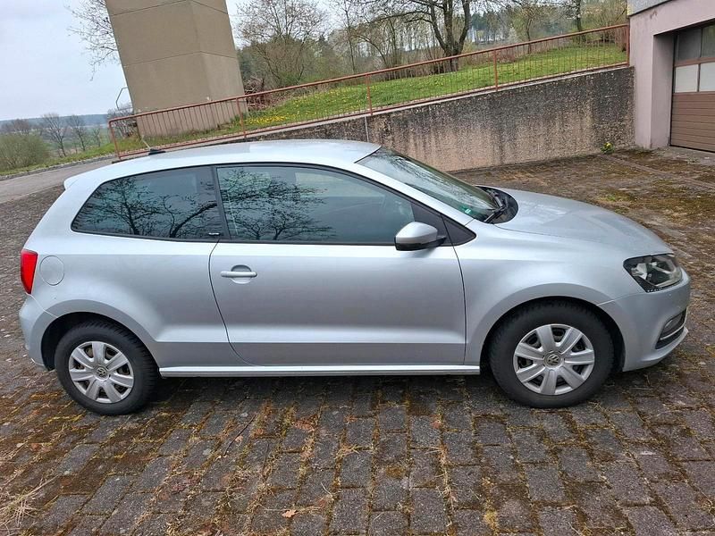 Gebraucht VW Polo 66 PS (48 kW) 2016 Grau Kleinwagen