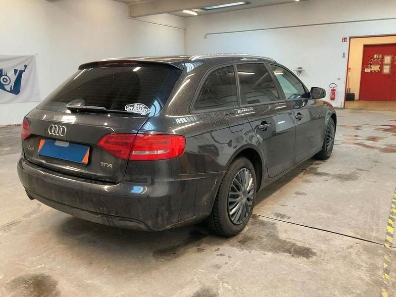 Gebraucht Audi A4 Attraction 160 PS (117 kW) 2011 Grau Kombi