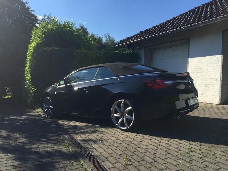 Gebraucht Opel Cascada Innovation 165 PS (121 kW) 2015 Schwarz Cabrio