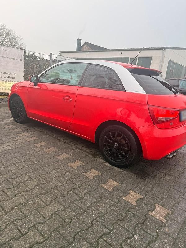 Gebraucht Audi A1 122 PS (89 kW) 2011 Rot Kleinwagen