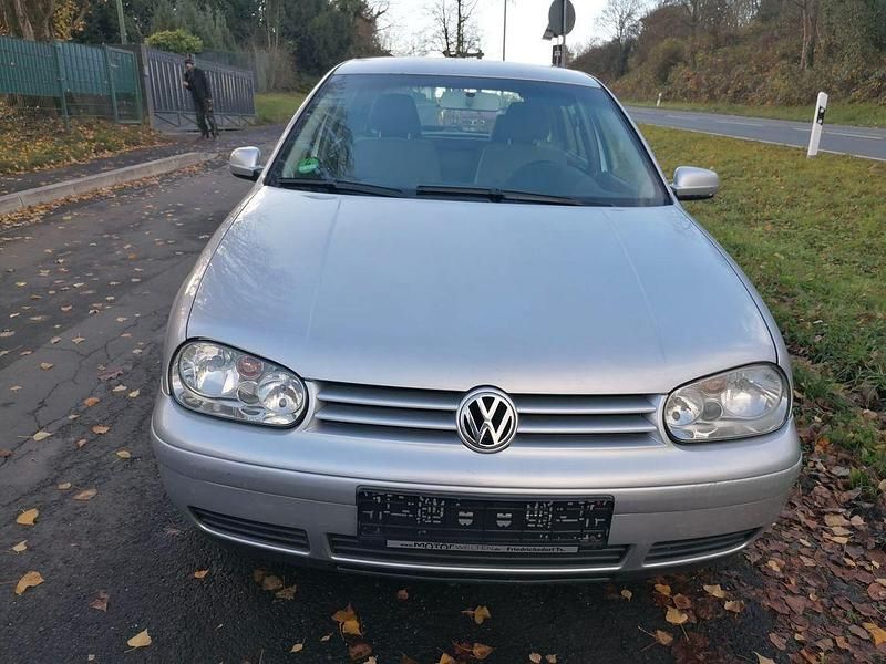 Silbermet Gebraucht 2003 VW Golf Highline Limousine | 3.650 € (Guter Preis) - Bild 1/4