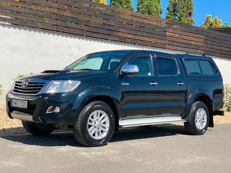 Grau Gebraucht 2013 Toyota HiLux SR Abholung | 25.990 € (Fairer Preis) - Bild 1/4