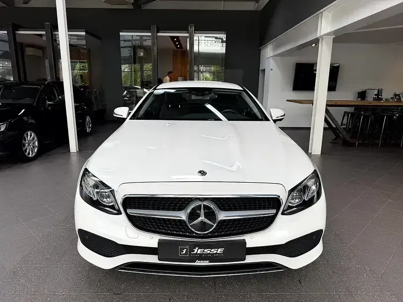 Gebraucht Mercedes E300 Avantgarde 245 PS (180 kW) 2019 Diamantweiss  metalliclack (metallic) Coupé