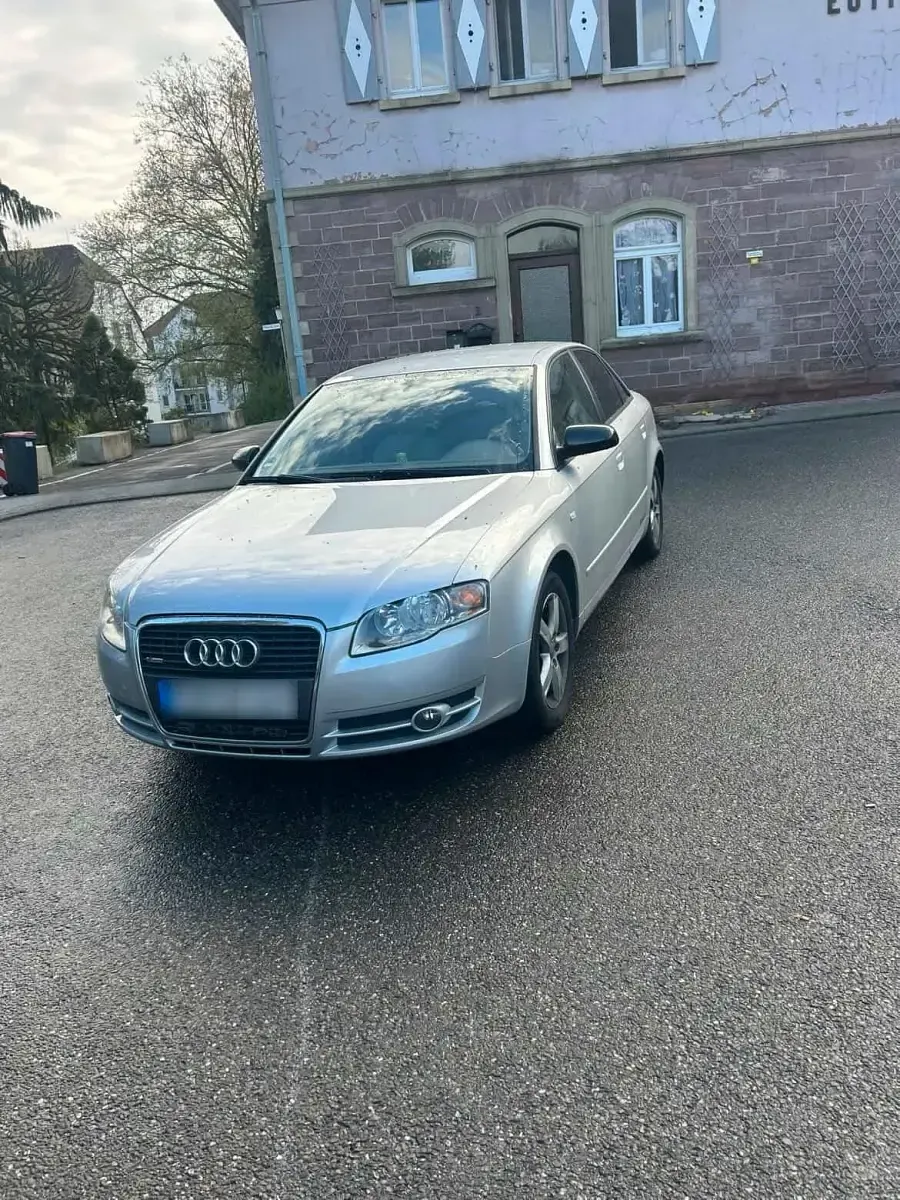 Second-hand Audi A4 130 CP (95 kW) 2005 Gri Berlinǎ