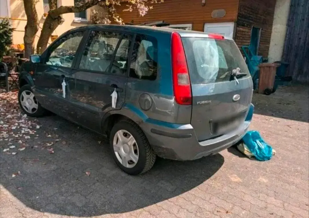 Gebraucht Ford Fusion 68 PS (50 kW) 2004 Blau Kleinwagen