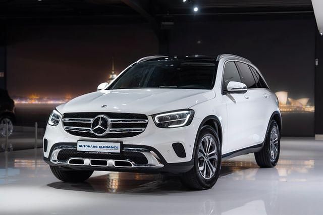 Polarweiss Gebraucht 2020 Mercedes GLC220 Business SUV | 34.980 € (Fairer Preis) - Bild 1/4