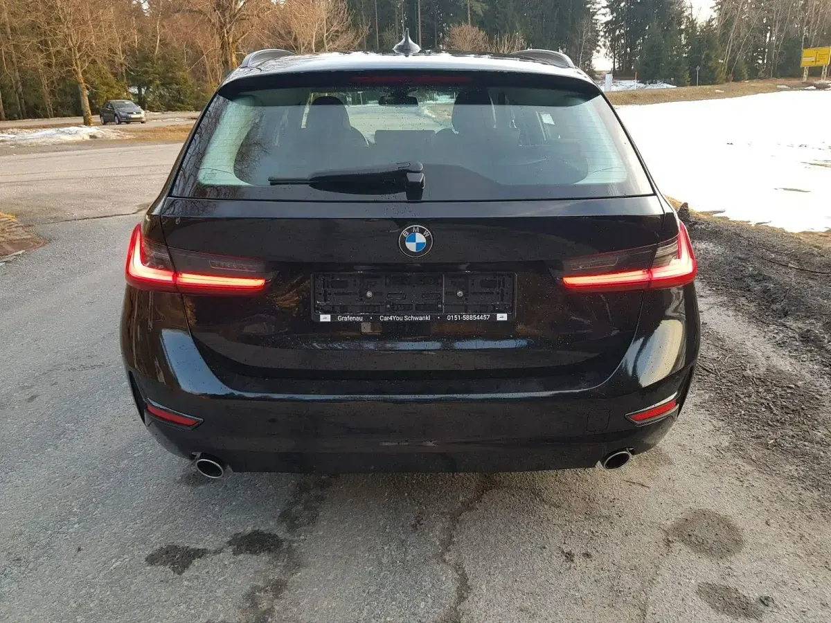 Gebraucht BMW 318 M Sport 150 PS (110 kW) 2021 Schwarz Kombi