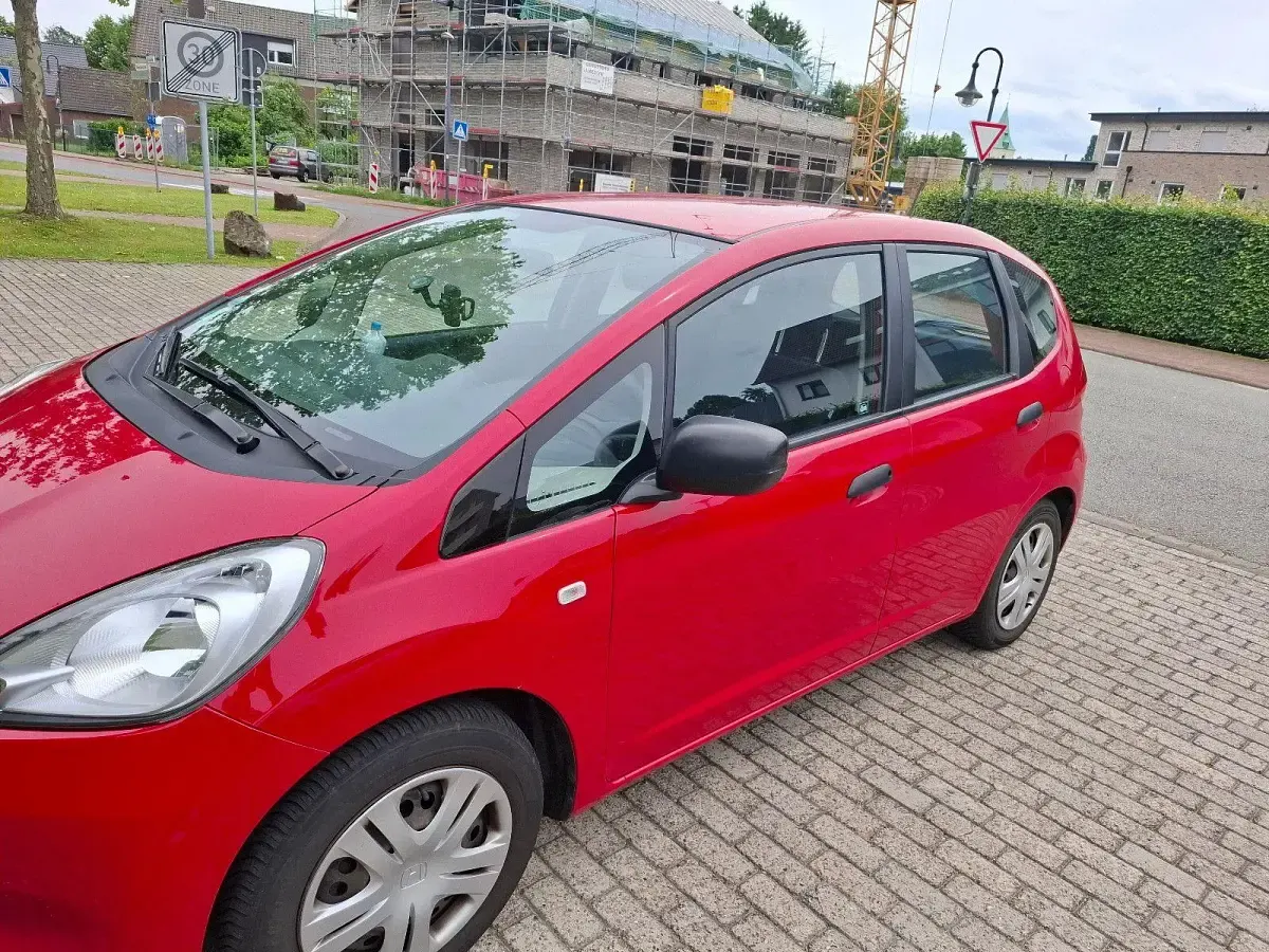 Gebraucht Honda Jazz 90 PS (66 kW) 2011 Rot Kleinwagen