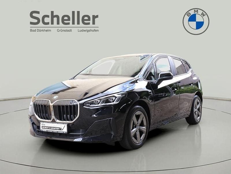 Schwarz uni Gebraucht 2022 BMW 218 Active Tourer Van / Kleinbus | 24.900 € (Fairer Preis) - Bild 1/4