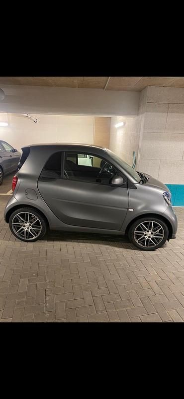 Grau Gebraucht 2018 Smart ForTwo Coupé Brabus Xclusive Coupé | 22.000 € (Teuer) - Bild 1/4