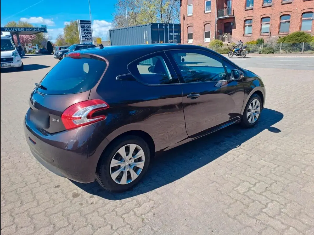 Gebraucht Peugeot 208 68 PS (50 kW) 2013 Braun Kleinwagen