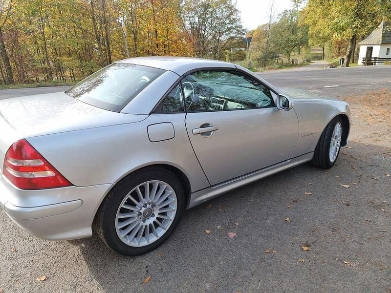 Gebraucht Mercedes SLK200 Edition 163 PS (119 kW) 2002 Silber Cabrio