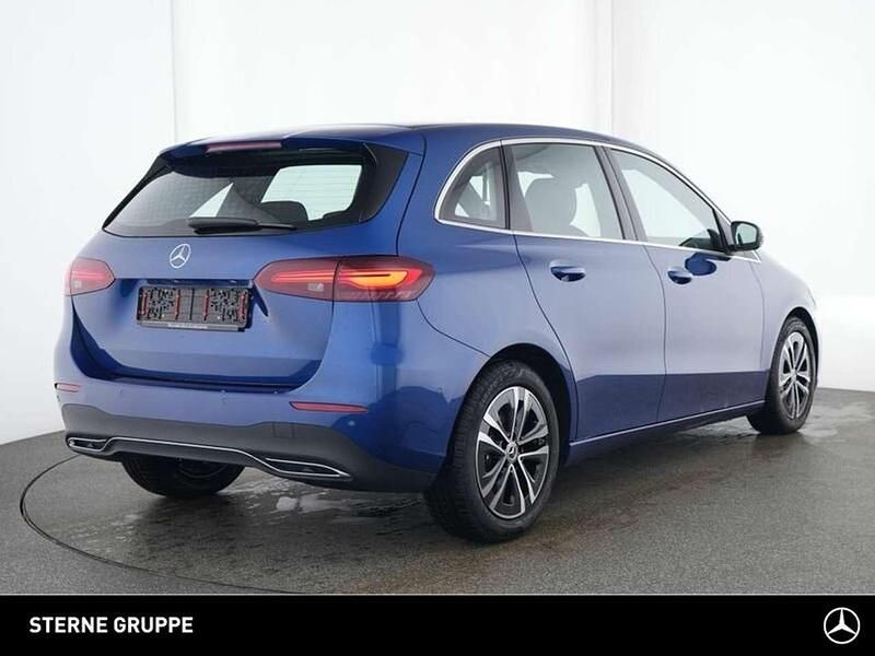 Gebraucht Mercedes B200 Progressive 163 PS (119 kW) 2025 Lack spektralblau Van / Kleinbus