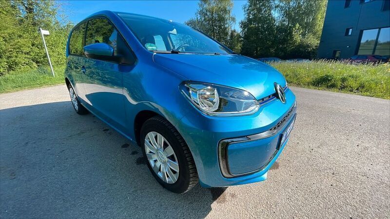 Gebraucht VW e-up! 61 kW (83 PS) 2022 Costa azul metallic Kleinwagen